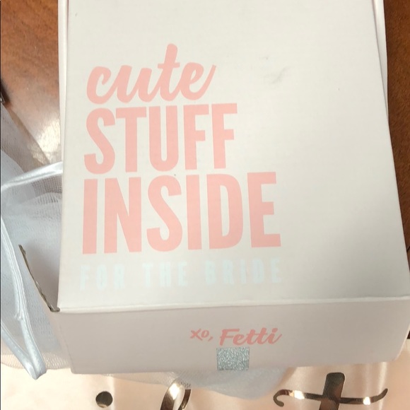 Bridal shower kit for the bride - Picture 1 of 5